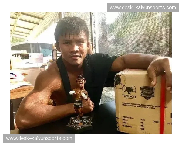 拳王巅峰对决，谁主沉浮？“播求vs一龙”直播，点燃格斗激情！